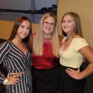 Meet your Posher, Danielle